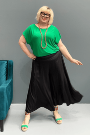 Trendy plus size culottes designed for all body shapes, offering comfort and style.