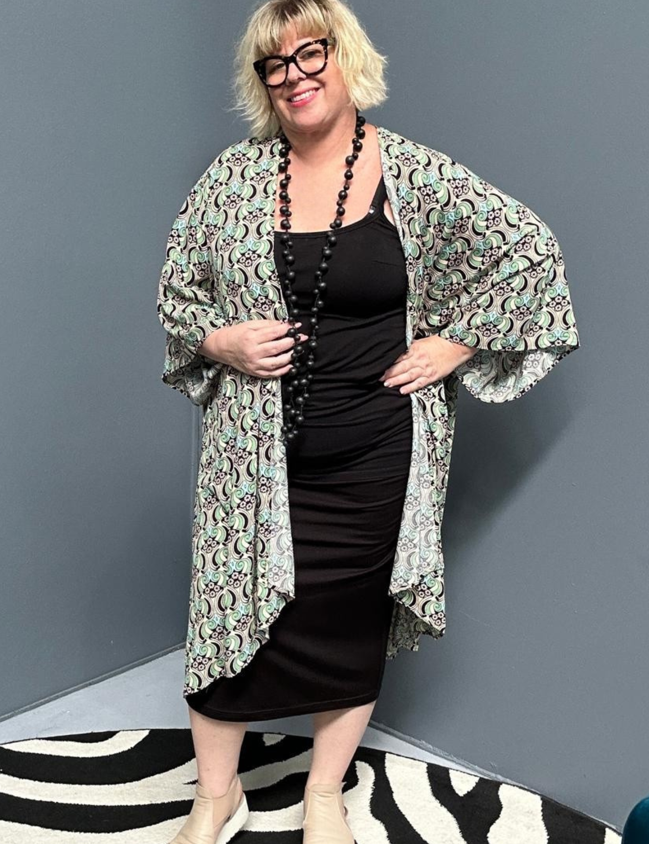 Flowy kimono duster with a refreshing Mint Swirl print.