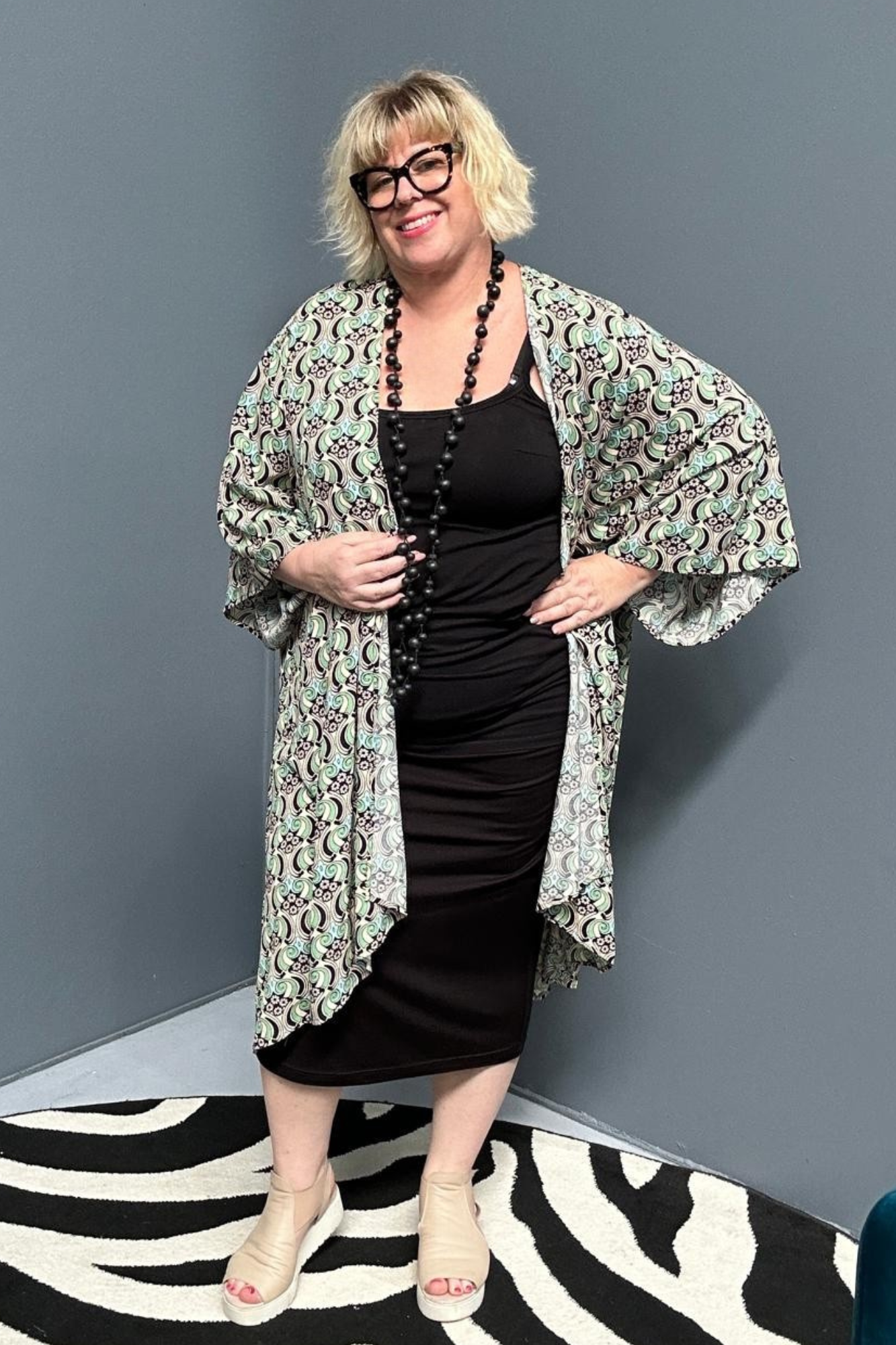 Flowy kimono duster with a refreshing Mint Swirl print.