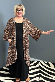 Flowy kimono duster with a chic leopard print.