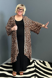 Flowy kimono duster with a chic leopard print.