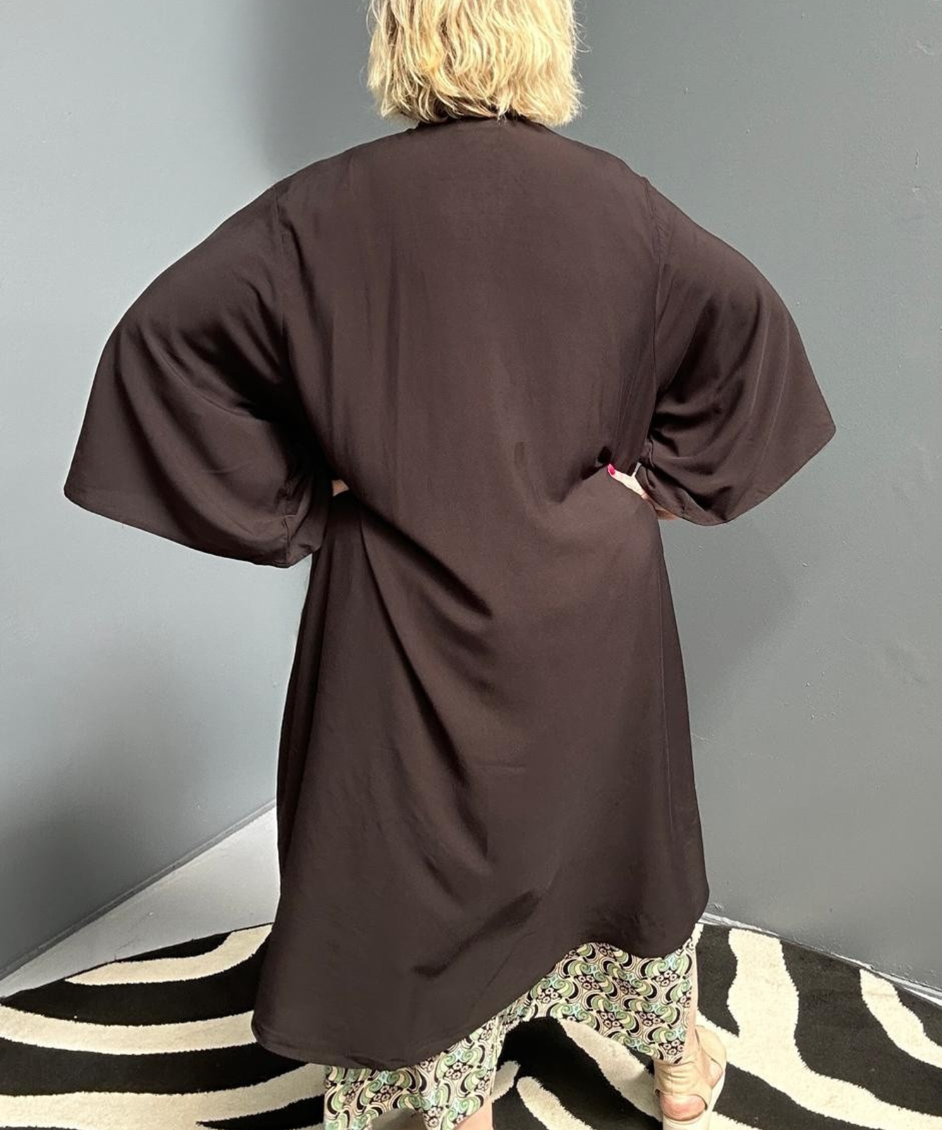 Flowy kimono duster in a sleek black design.