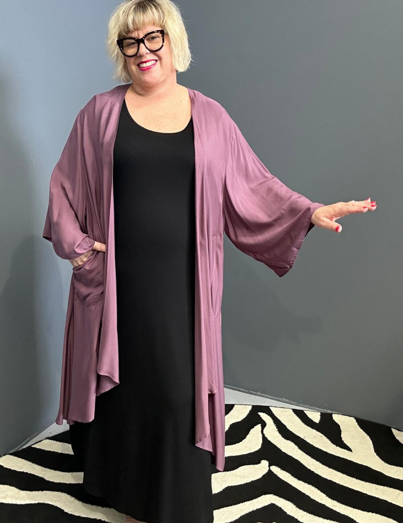Flowy kimono duster in a luxe mulberry shade.