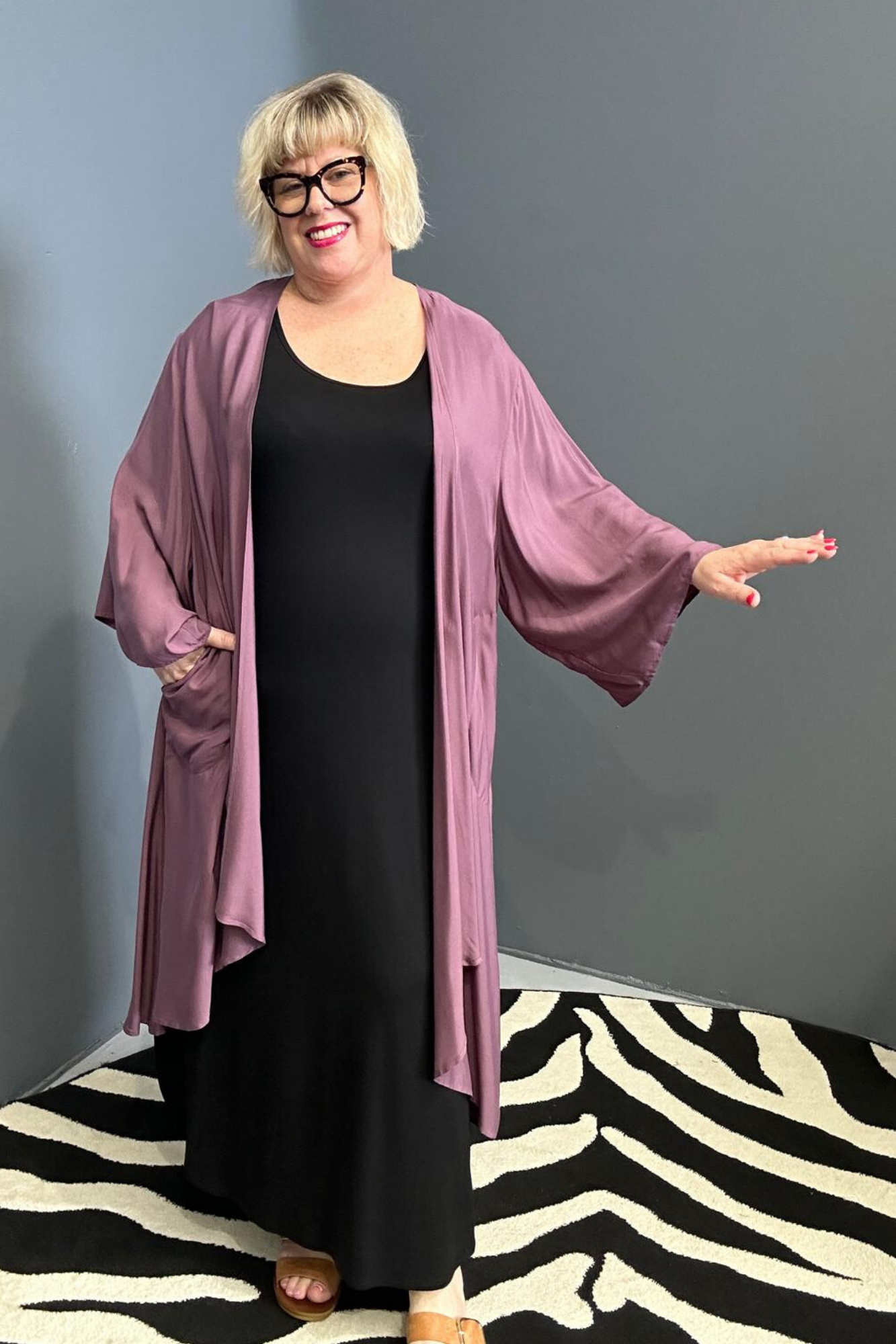 Flowy kimono duster in a luxe mulberry shade.
