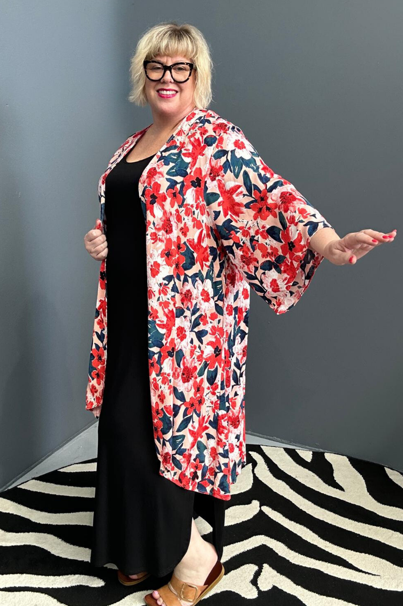 Flowy kimono duster with a bold Red Blooms print.