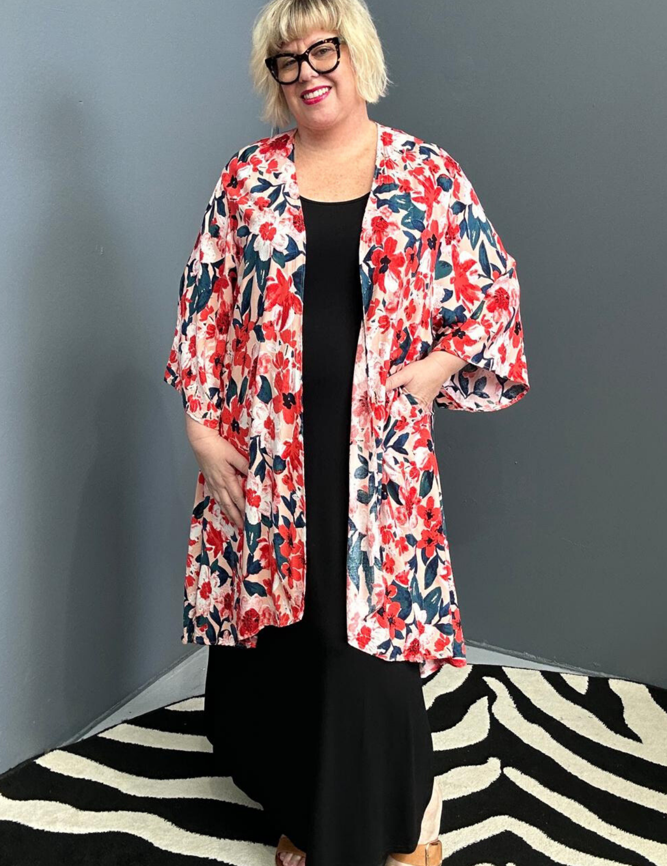 Flowy kimono duster with a bold Red Blooms print.