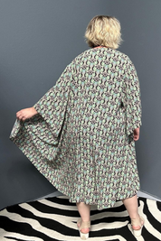 Flowy kimono duster with a refreshing Mint Swirl print.