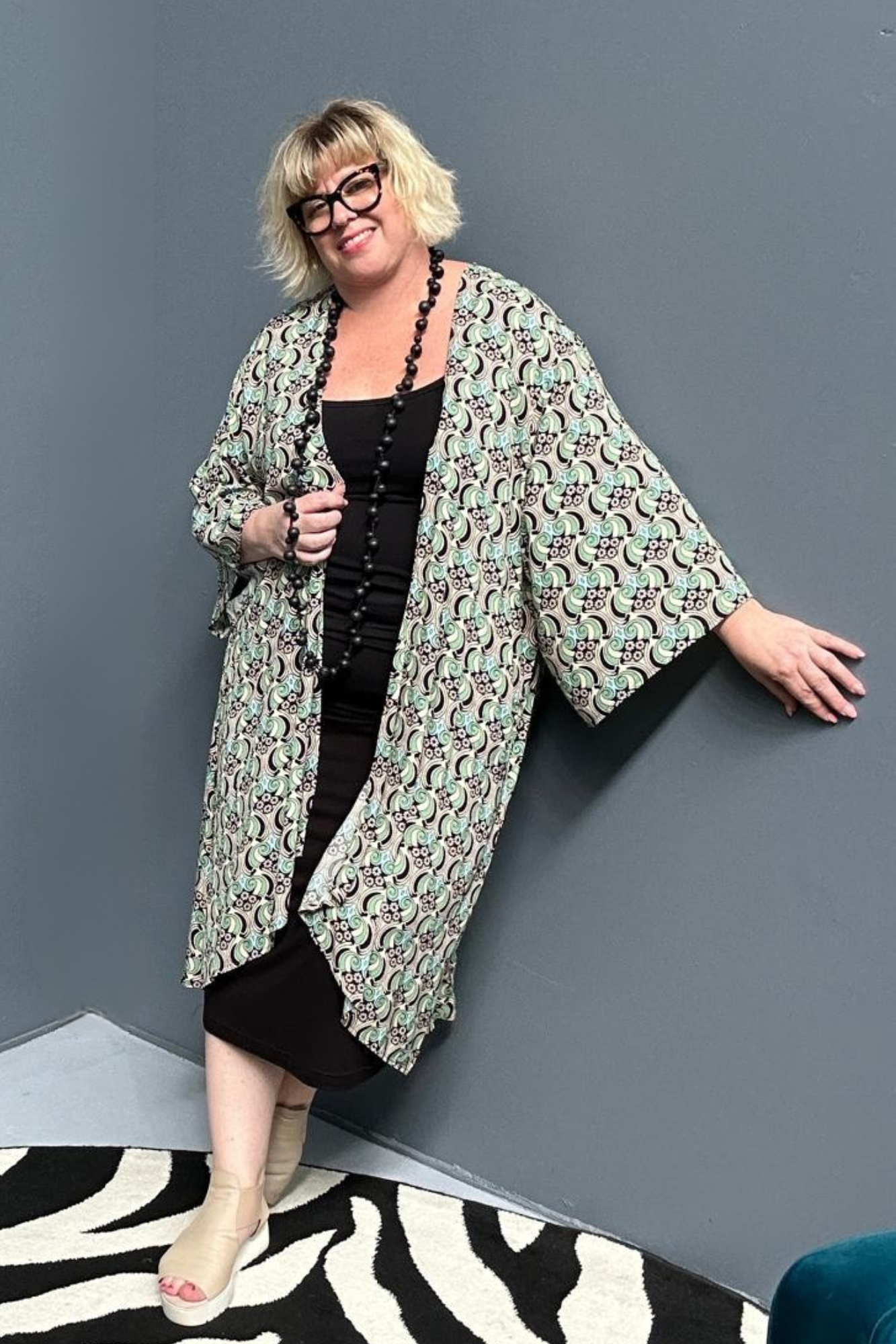 Flowy kimono duster with a refreshing Mint Swirl print.