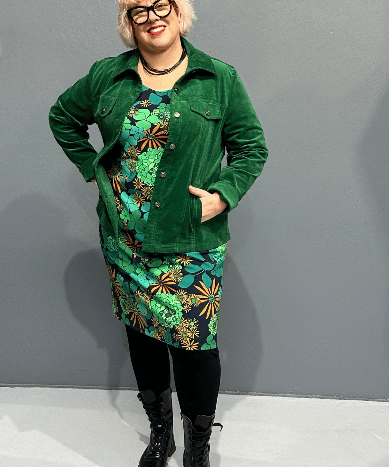 'AVA' is a plus-size stretch cord jacket - Emerald