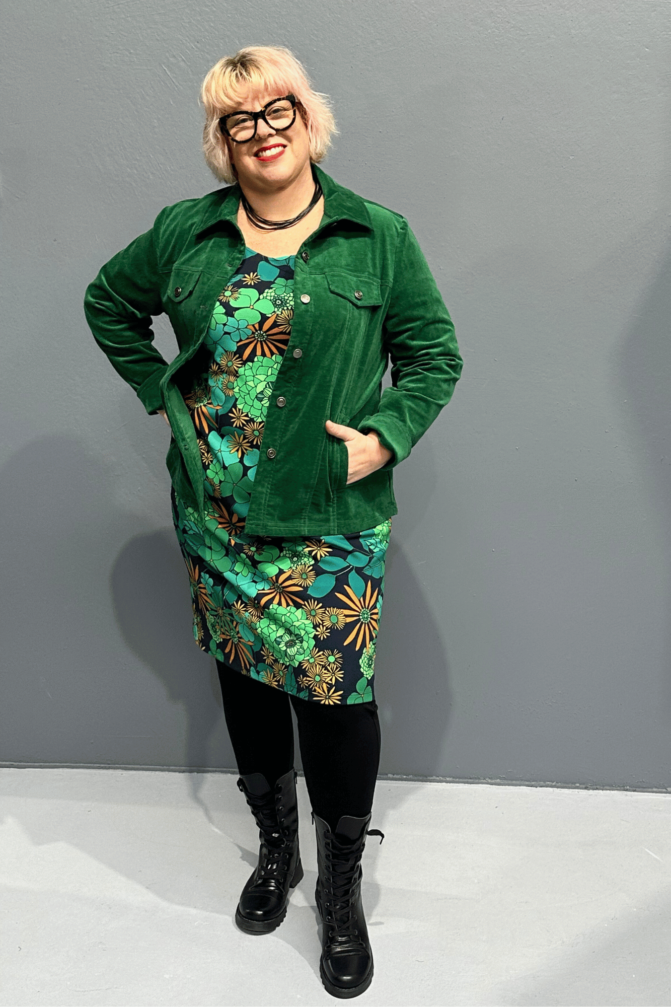 'AVA' is a plus-size stretch cord jacket - Emerald