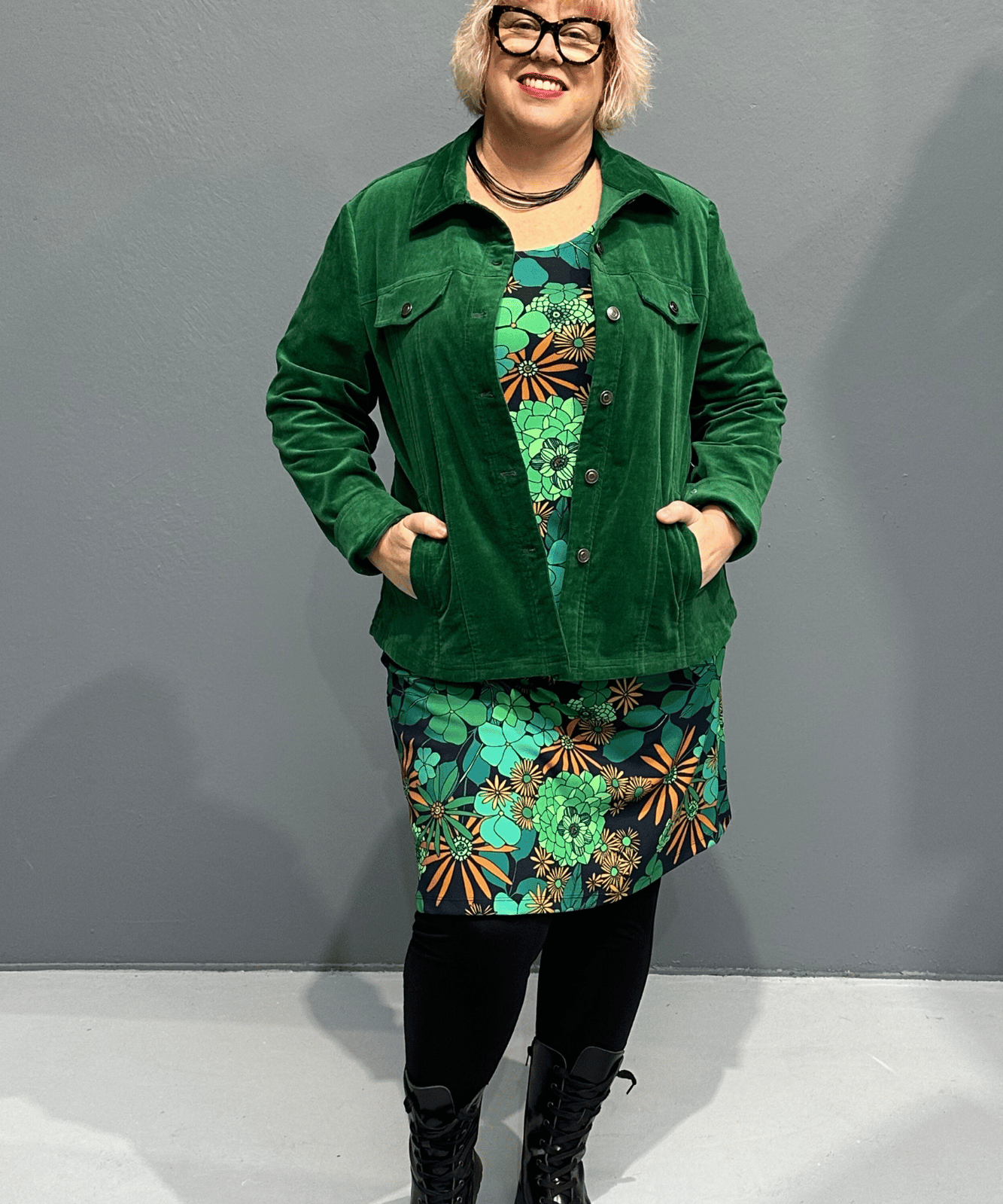 'AVA' is a plus-size stretch cord jacket - Emerald