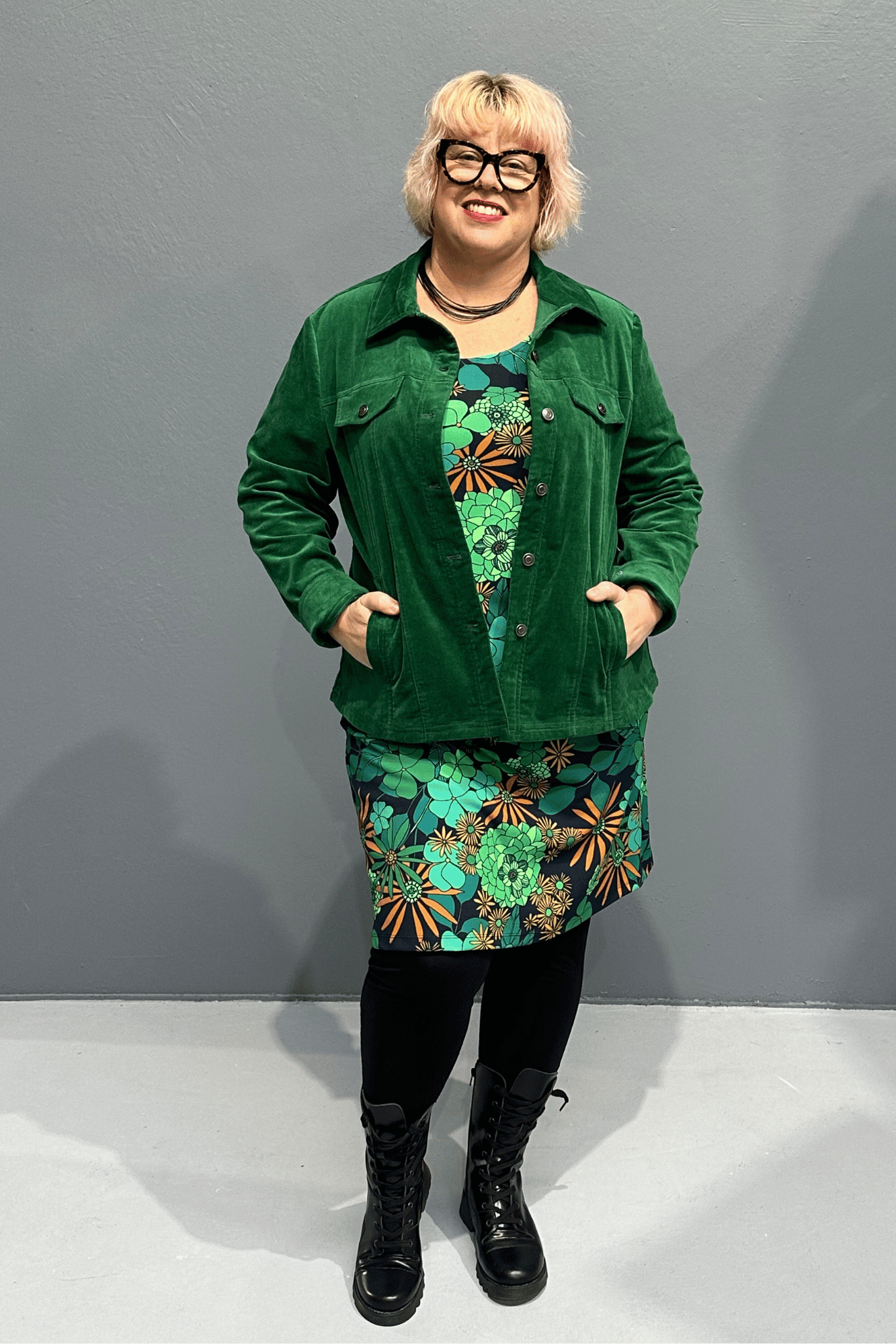 'AVA' is a plus-size stretch cord jacket - Emerald