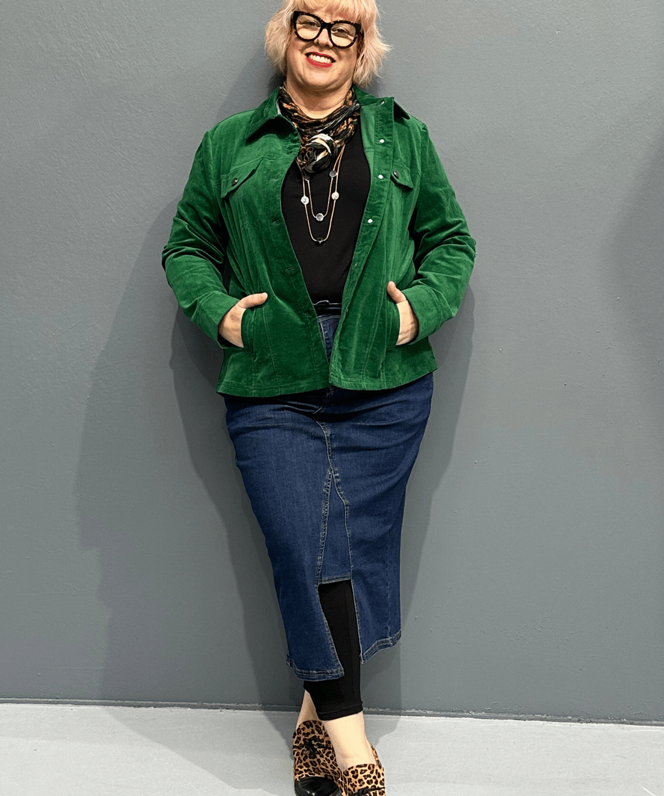 'AVA' is a plus-size stretch cord jacket - Emerald