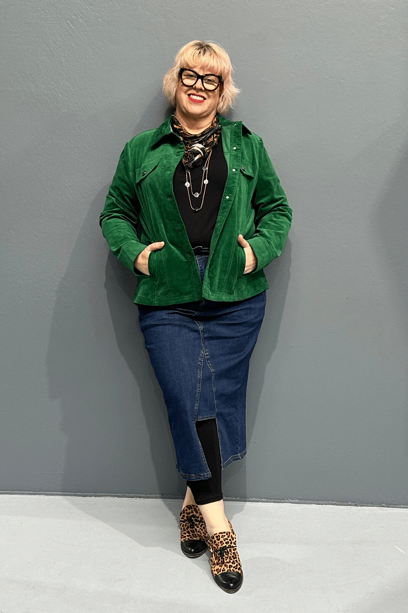 'AVA' is a plus-size stretch cord jacket - Emerald