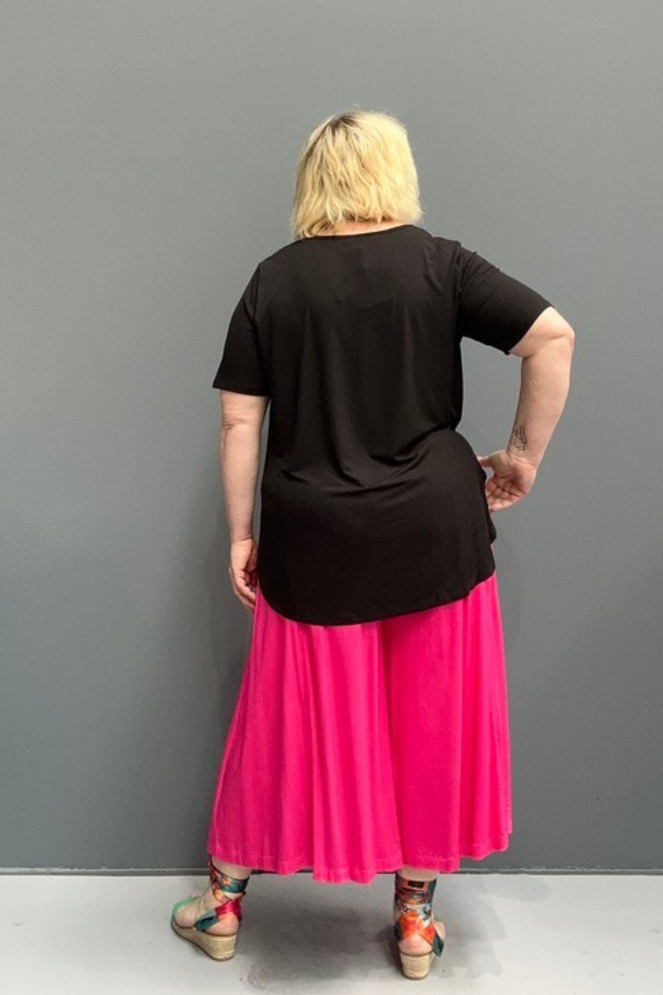'CRYSTAL' Bamboo S/S Top - (mid weight) Black