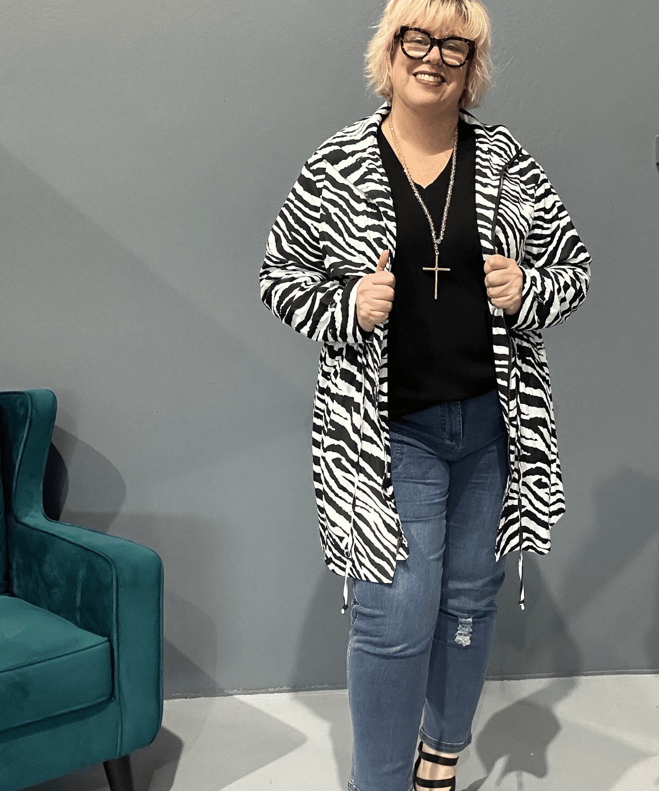 ZEBRA Trench Coat: Plus size, breathable polyester shell, soft bamboo lining, eye-catching zebra pattern.