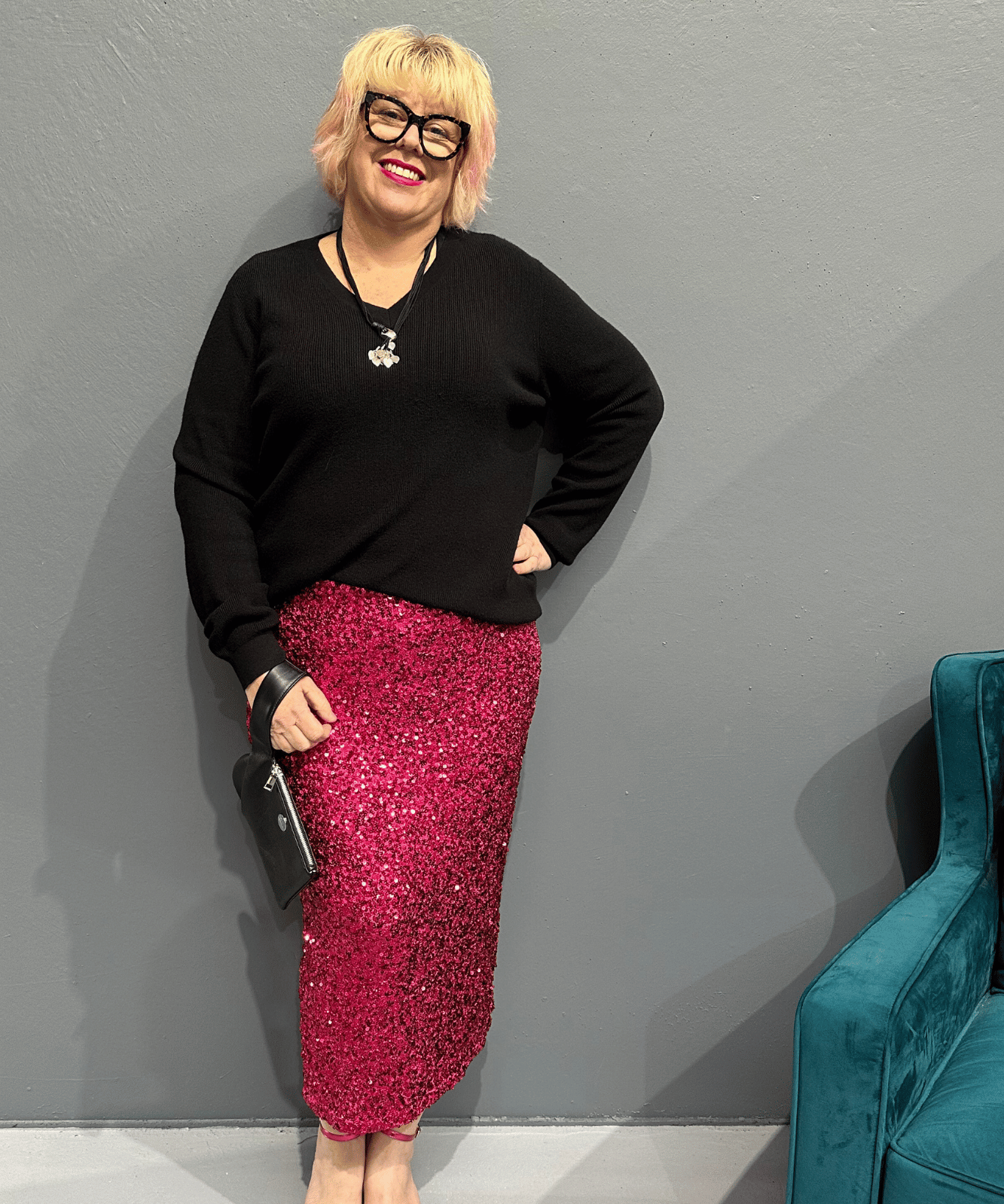 Pink sequin skirt in classic length, stylish and playful, perfect for plus size clothing.