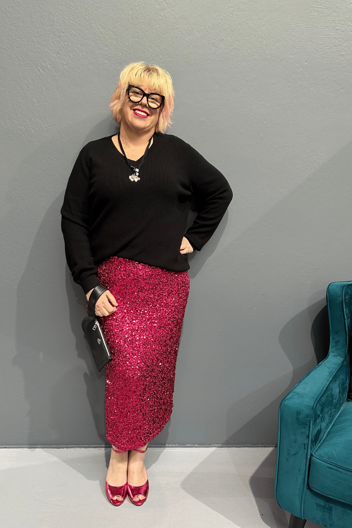 Pink sequin skirt in classic length, stylish and playful, perfect for plus size clothing.