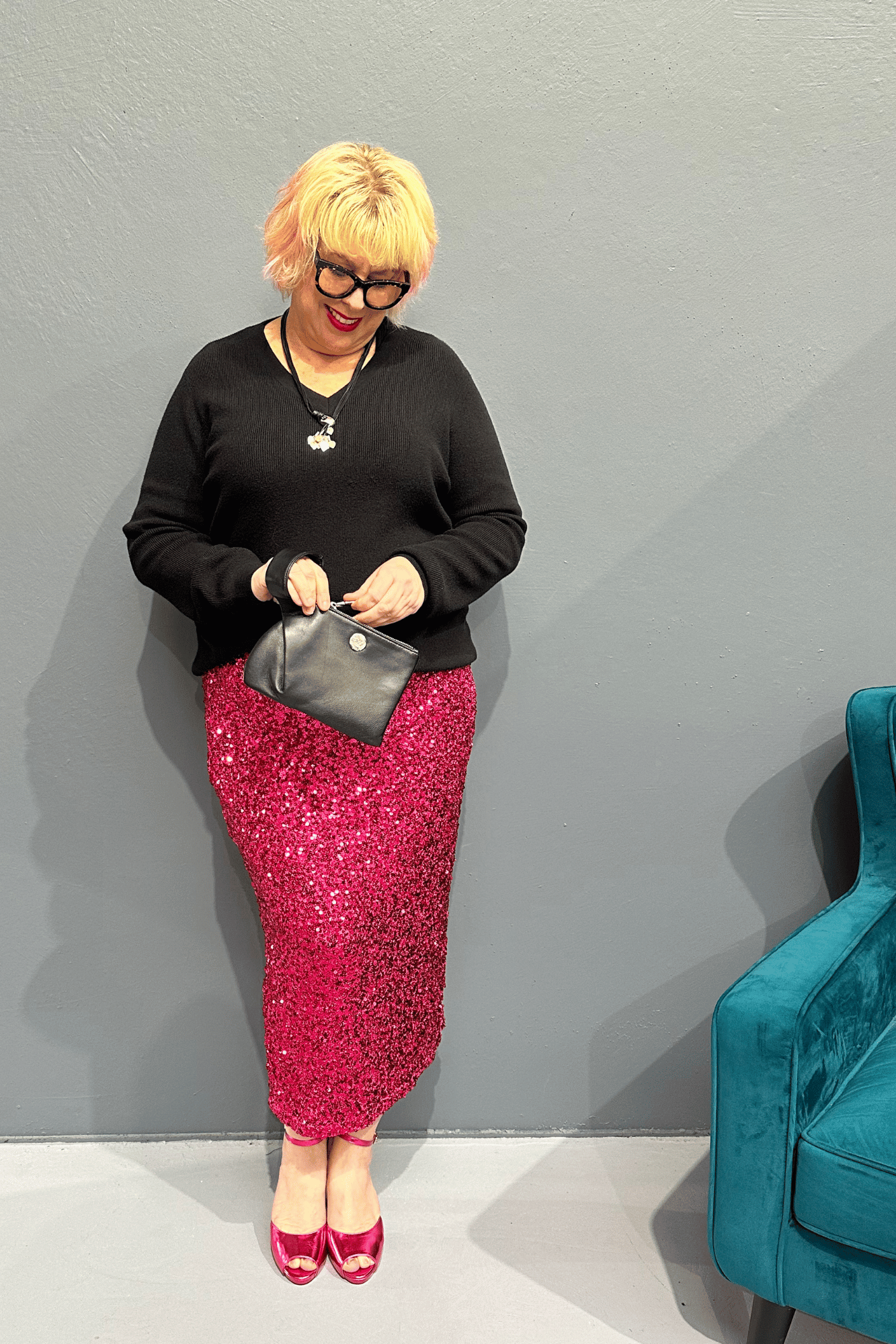 Pink sequin skirt in classic length, stylish and playful, perfect for plus size clothing.