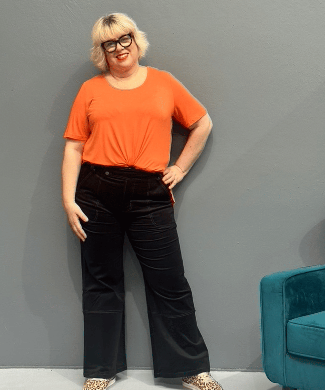'STELLA' cords with a medium flare and high-waisted design for plus size women - black.