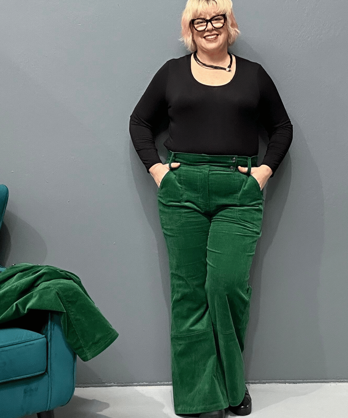 'STELLA' corduroy jeans with a medium flare and high-waisted design for plus size women - Emerald.