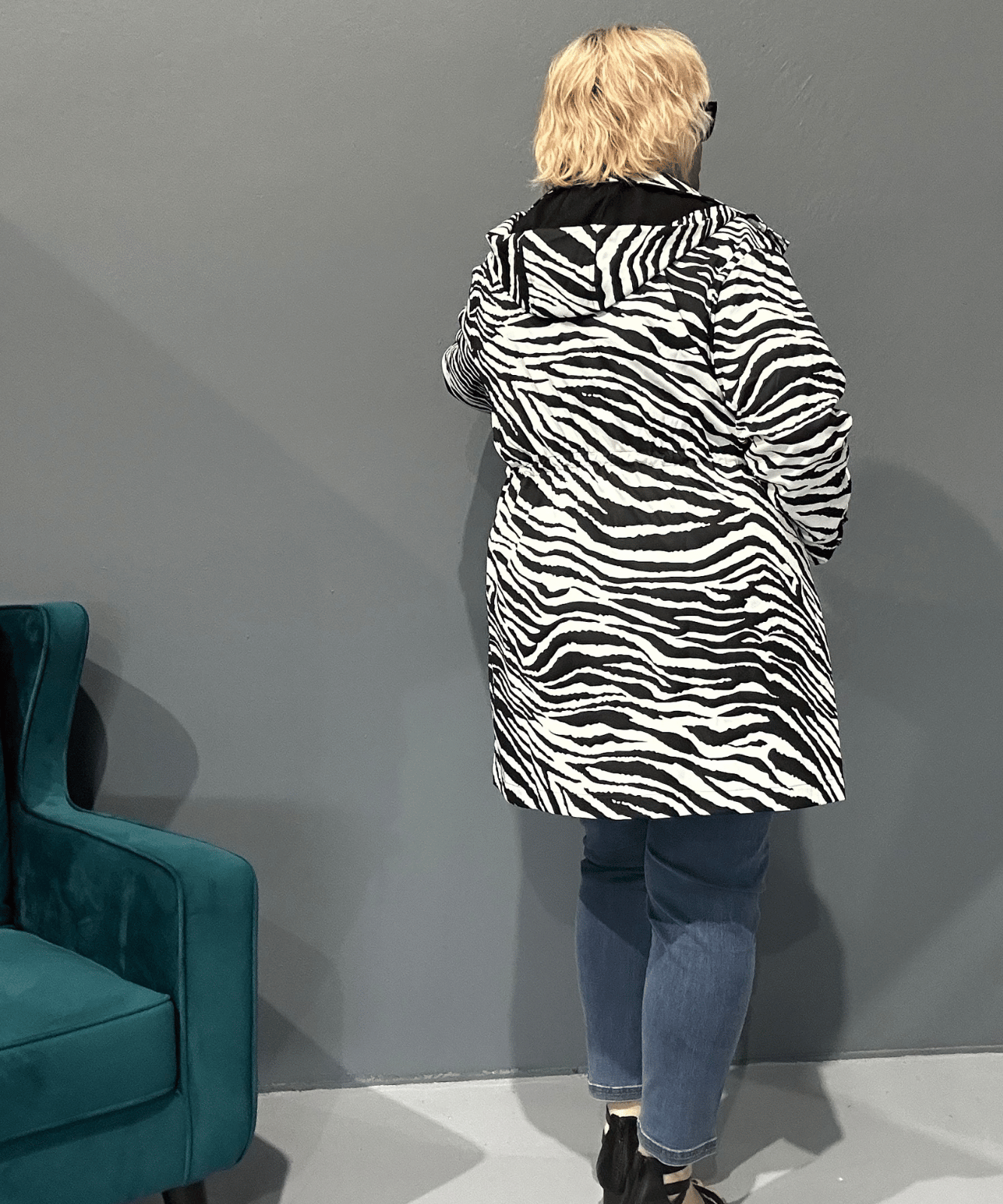 ZEBRA Trench Coat: Plus size, breathable polyester shell, soft bamboo lining, eye-catching zebra pattern.