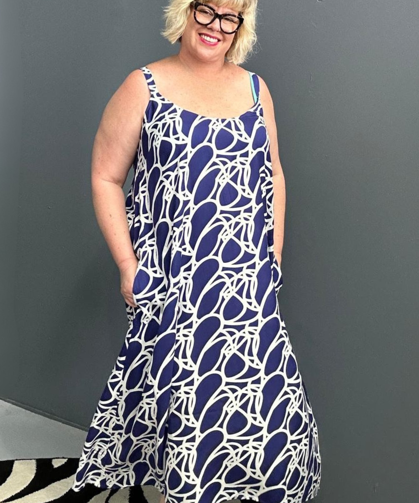 Plus-size navy singlet dress with a soft, breathable fit.