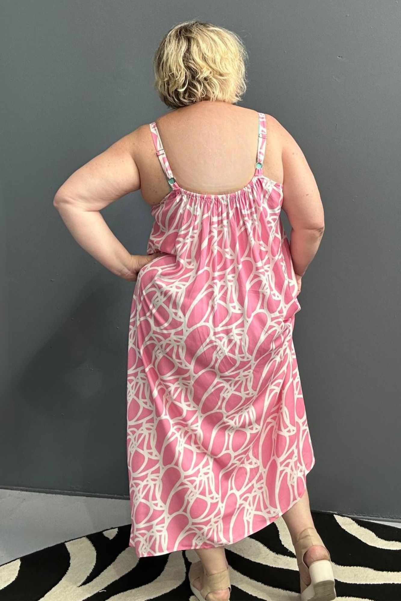 Plus-size pink singlet dress with a soft, breathable fit.