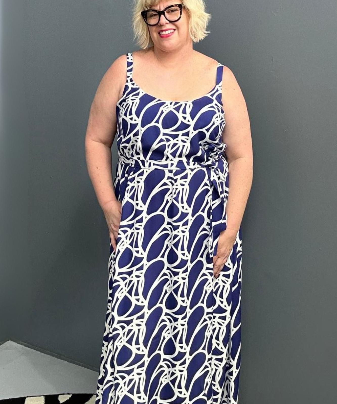 Plus-size navy singlet dress with a soft, breathable fit.